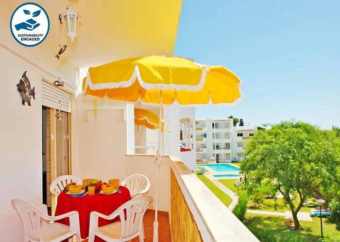 Cozy Algarve Retreat